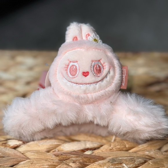 POP MART Other - Mokoko Plush Hair Clip – Pop Land Exclusive (Pink Bunny with Daisy)
